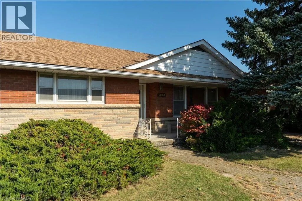 1023 NORTH SERVICE Road