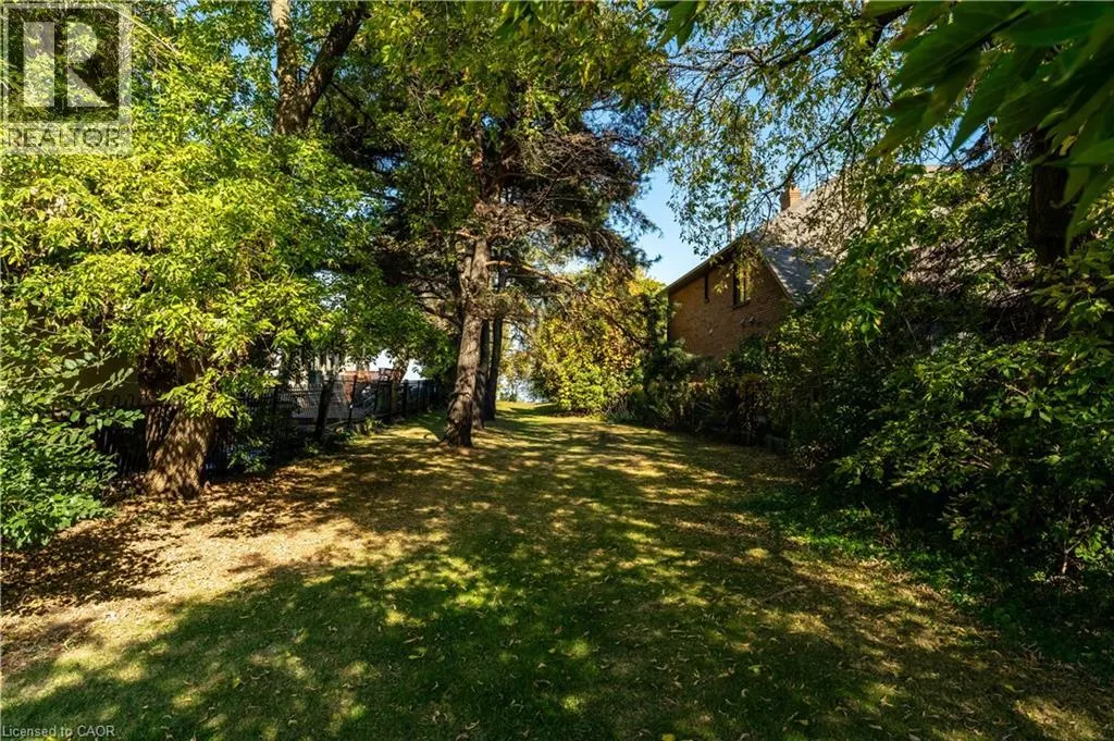 1023 NORTH SERVICE Road