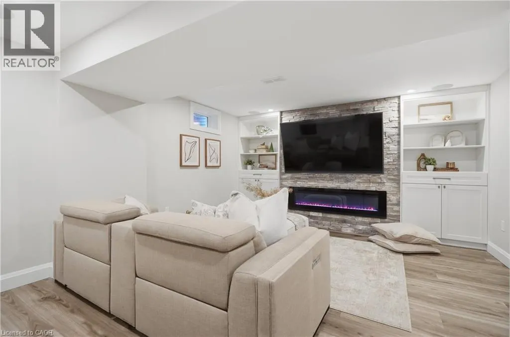 7 ROCKHAVEN Lane