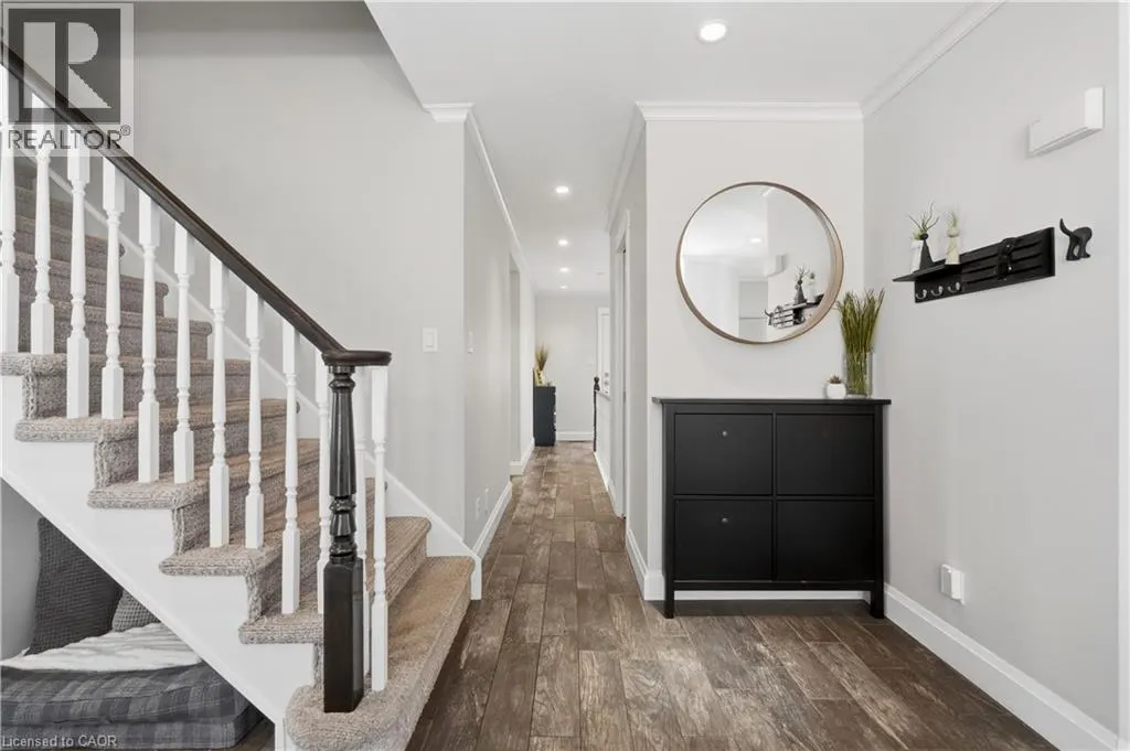 7 ROCKHAVEN Lane