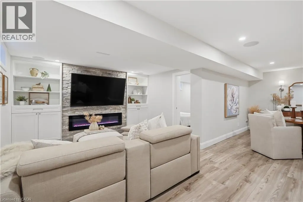 7 ROCKHAVEN Lane