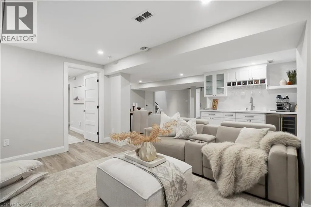 7 ROCKHAVEN Lane
