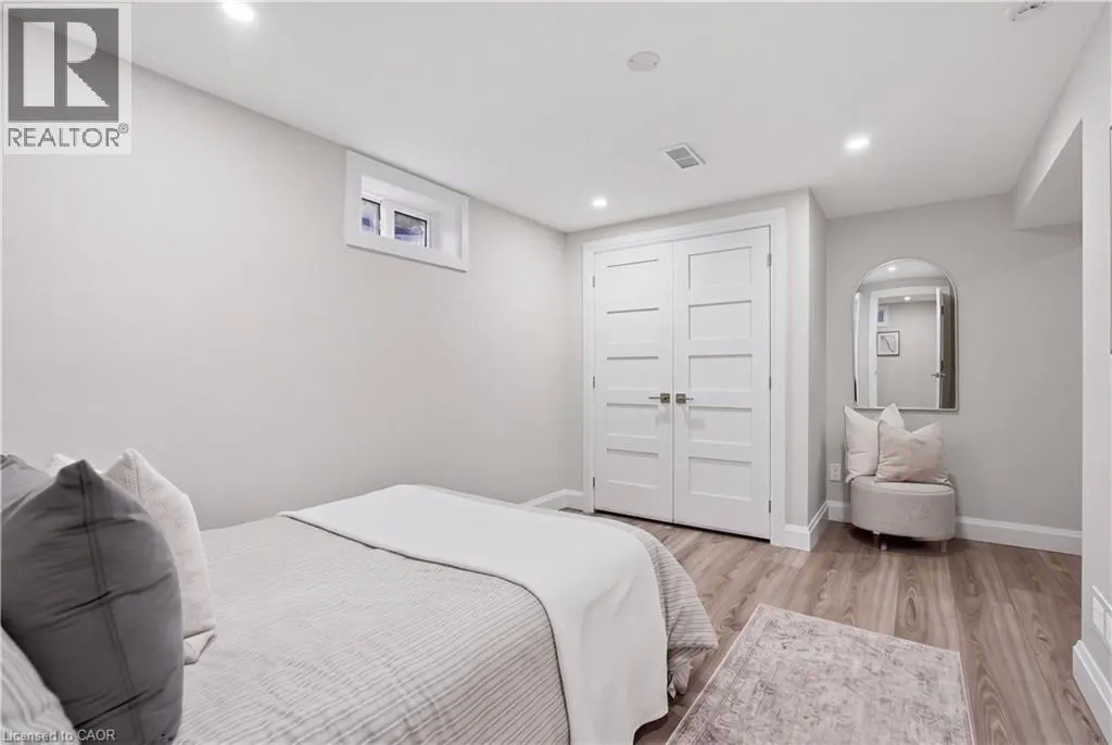 7 ROCKHAVEN Lane