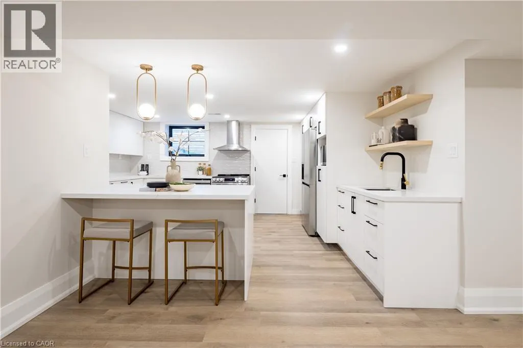 841 DANFORTH Place