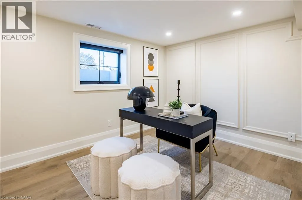 841 DANFORTH Place