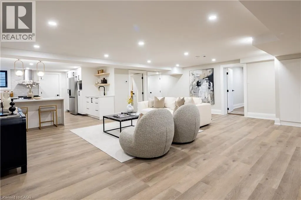 841 DANFORTH Place