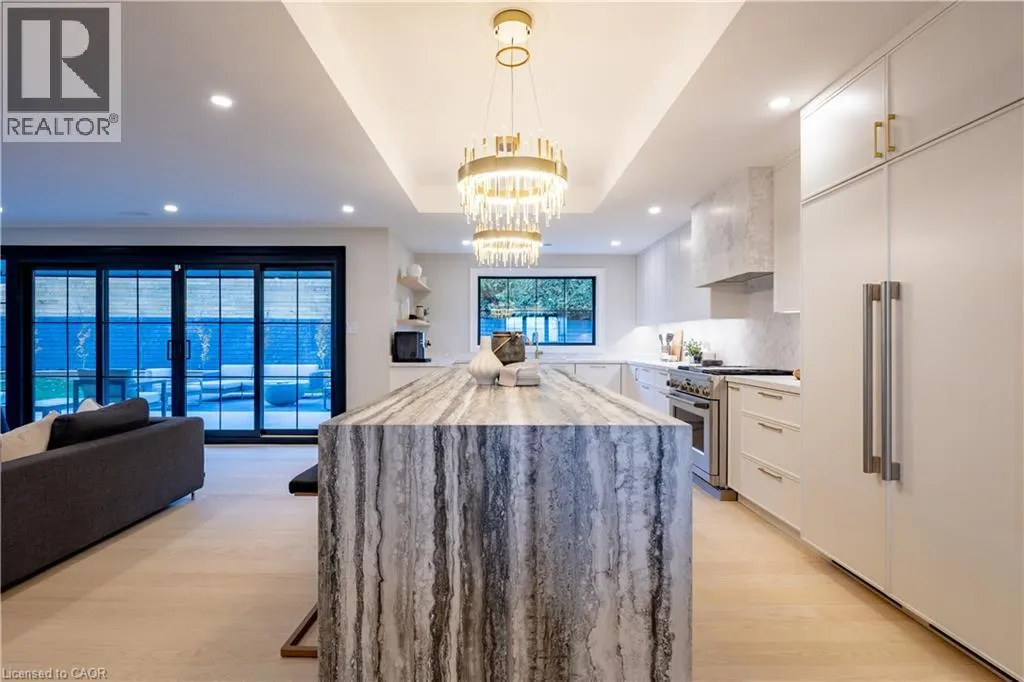 841 DANFORTH Place