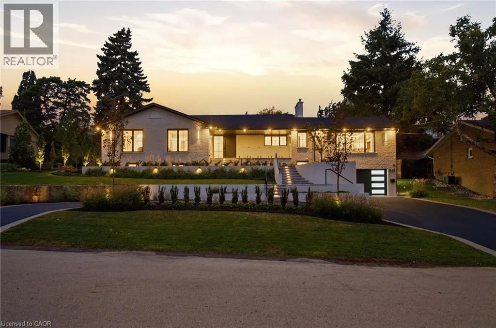 841 DANFORTH Place