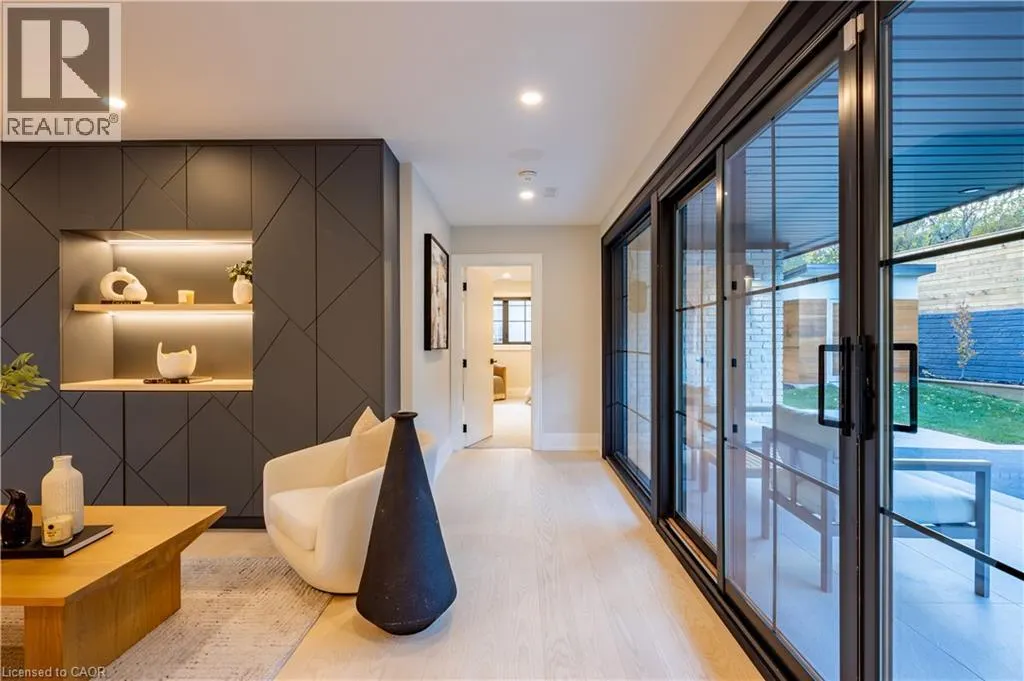 841 DANFORTH Place