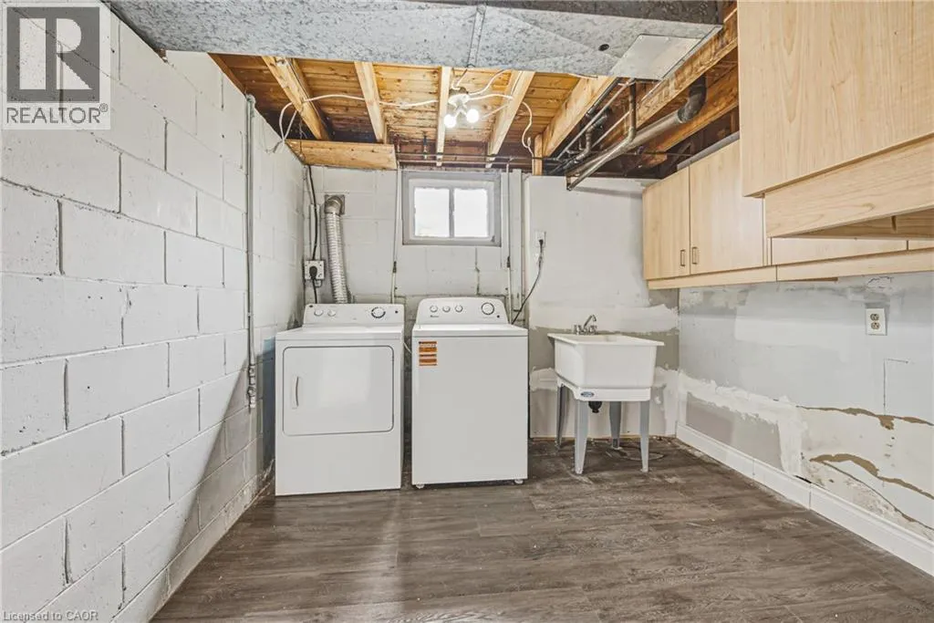 928 UPPER GAGE Avenue