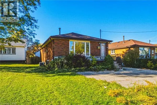 928 UPPER GAGE Avenue