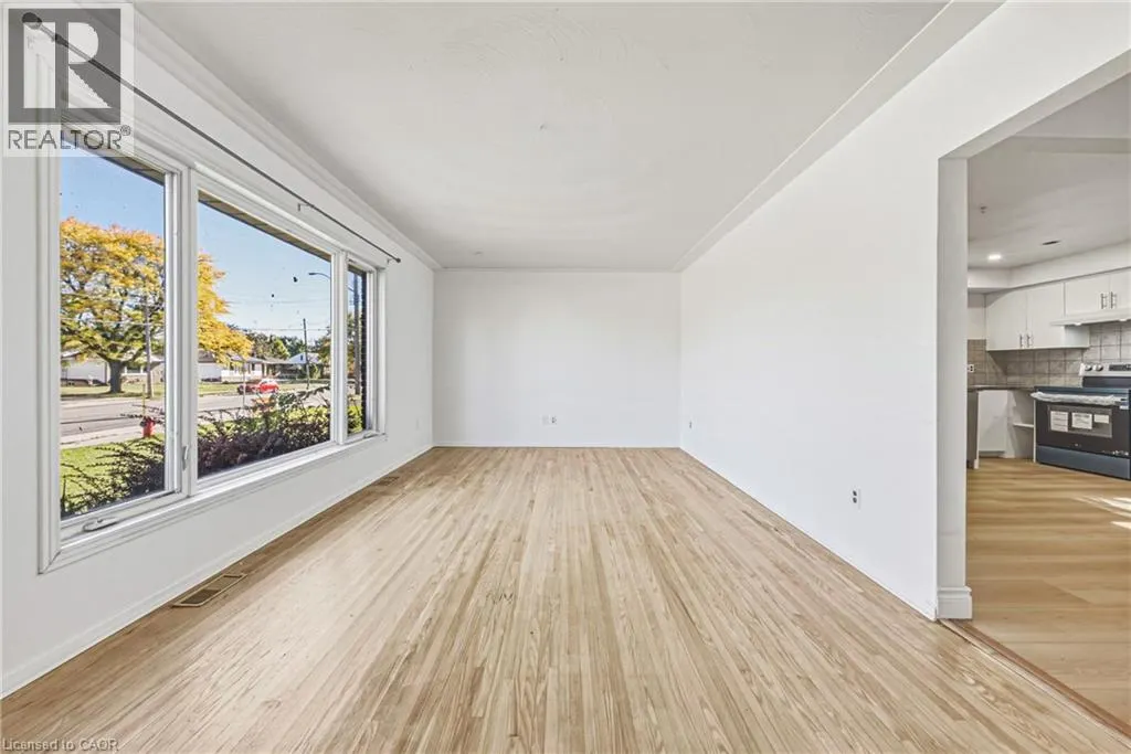928 UPPER GAGE Avenue