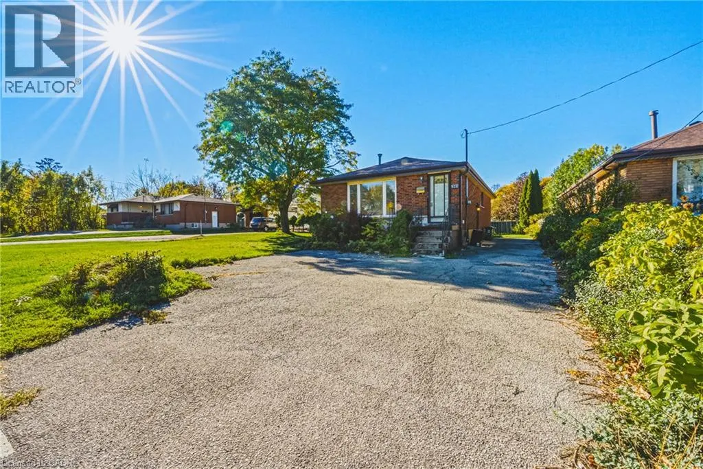 928 UPPER GAGE Avenue