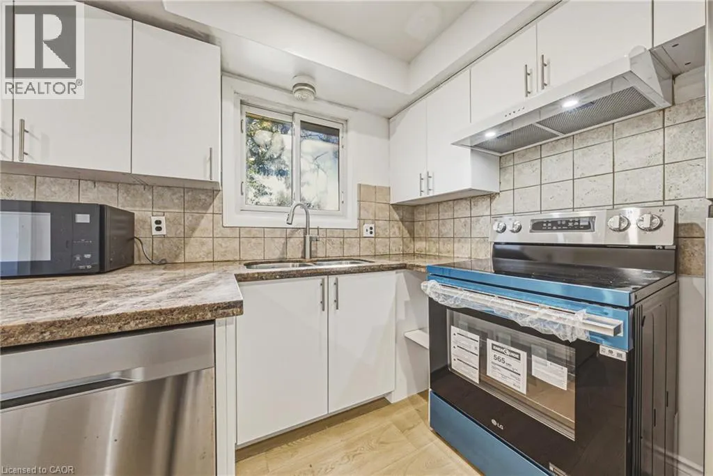 928 UPPER GAGE Avenue