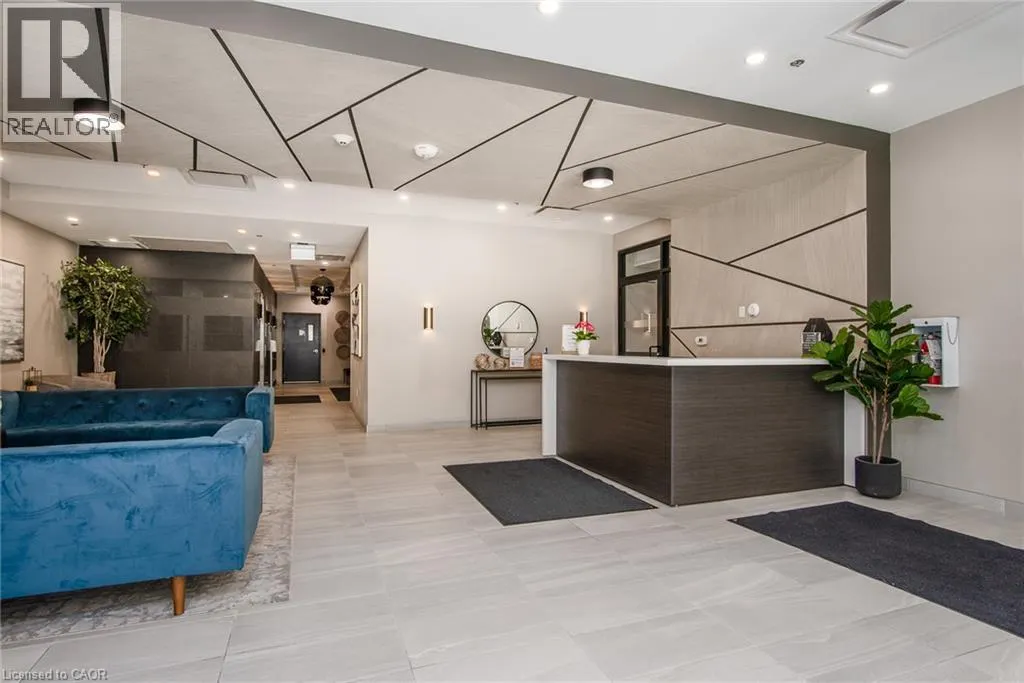 60 CHARLES Street W Unit# 307 #307