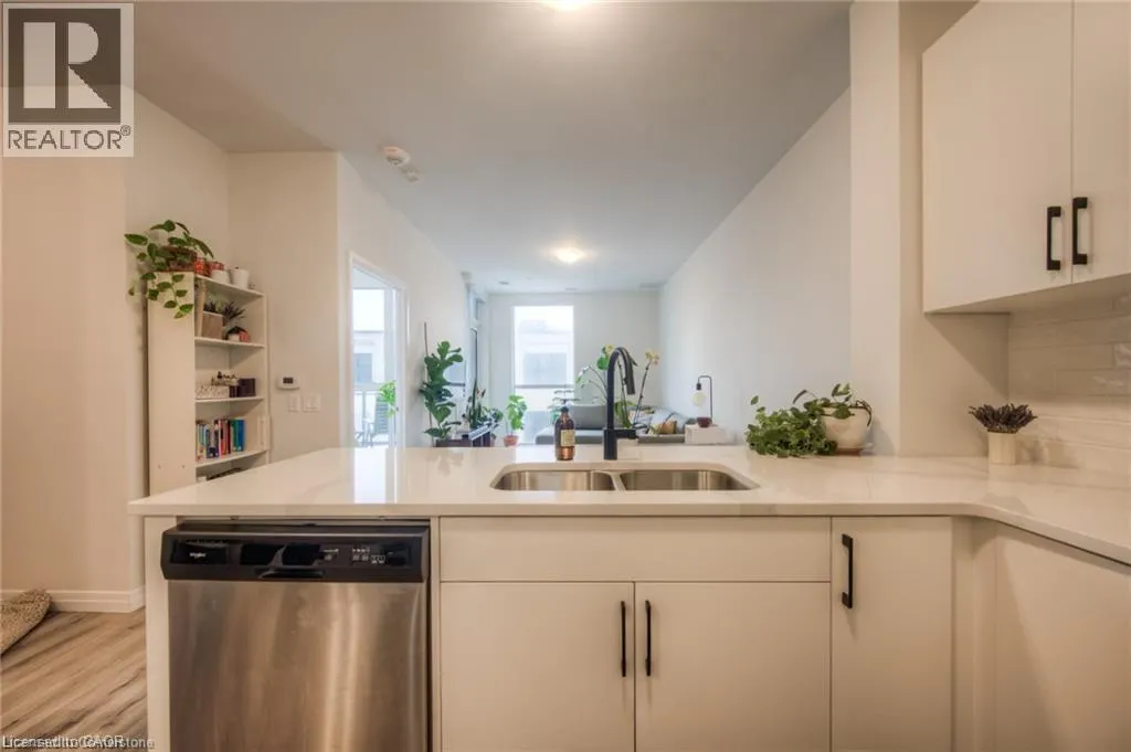 60 CHARLES Street W Unit# 307 #307