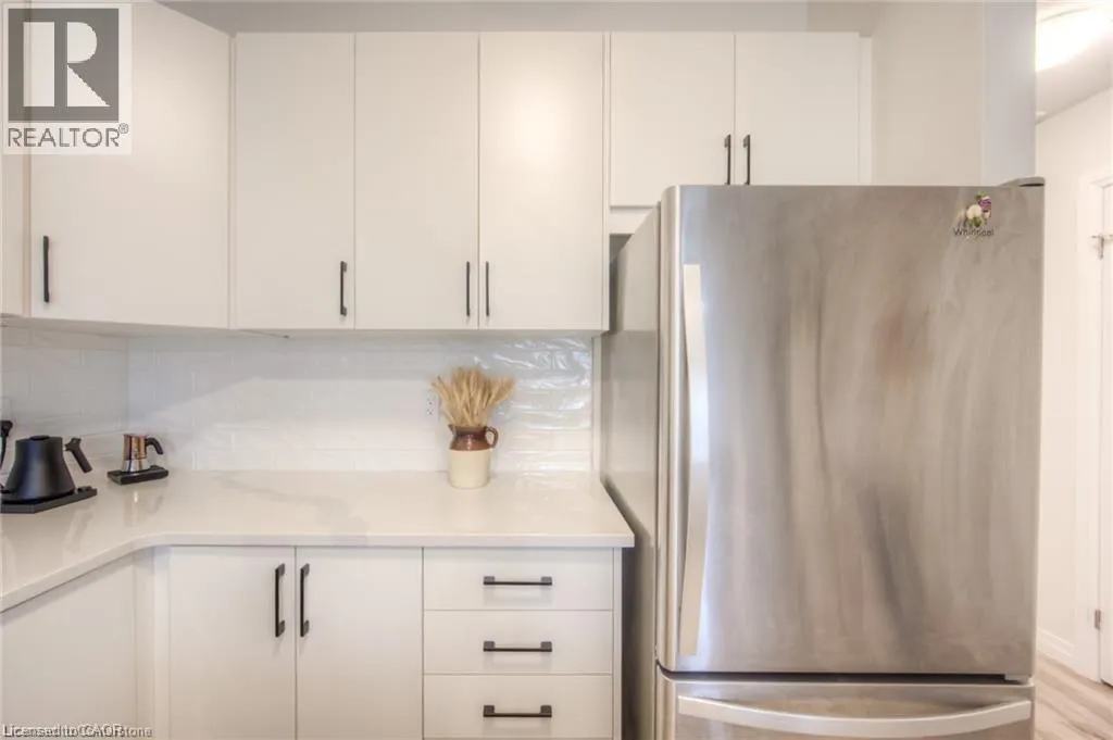 60 CHARLES Street W Unit# 307 #307