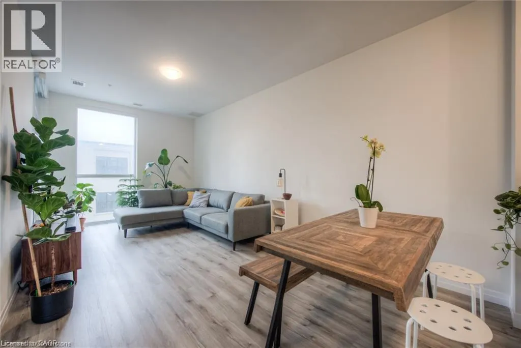 60 CHARLES Street W Unit# 307 #307
