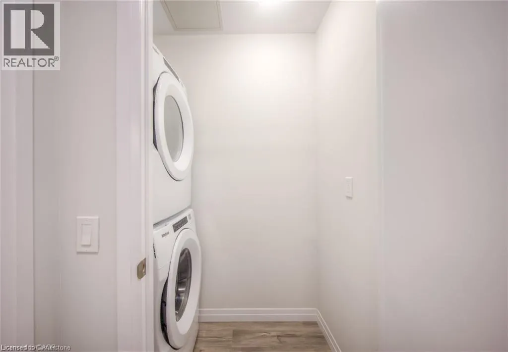 60 CHARLES Street W Unit# 307 #307