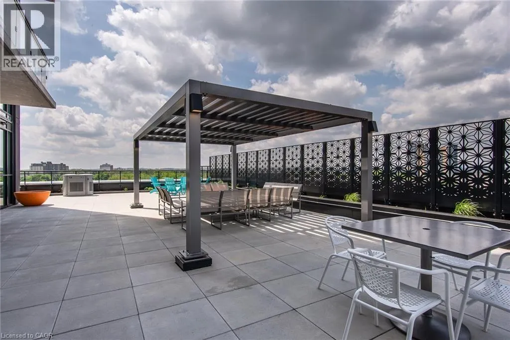 60 CHARLES Street W Unit# 307 #307