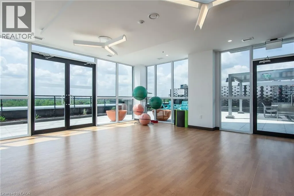 60 CHARLES Street W Unit# 307 #307