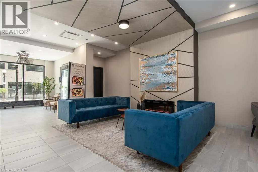 60 CHARLES Street W Unit# 307 #307