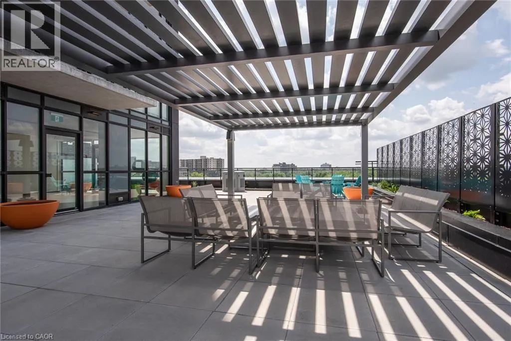 60 CHARLES Street W Unit# 307 #307