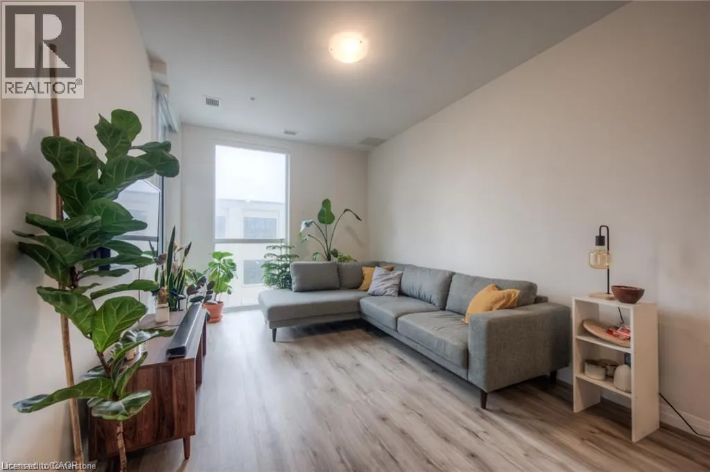 60 CHARLES Street W Unit# 307 #307