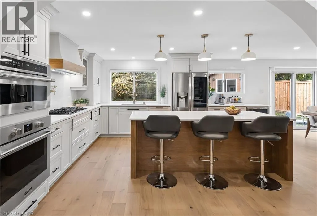 128 SUNPOINT Crescent