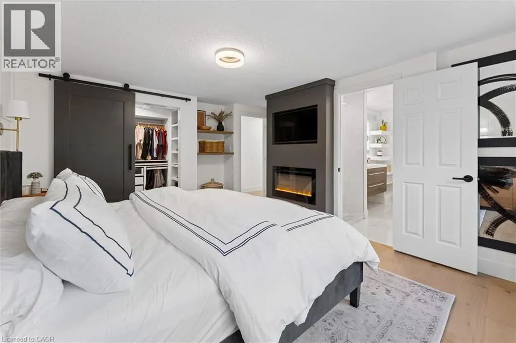 128 SUNPOINT Crescent