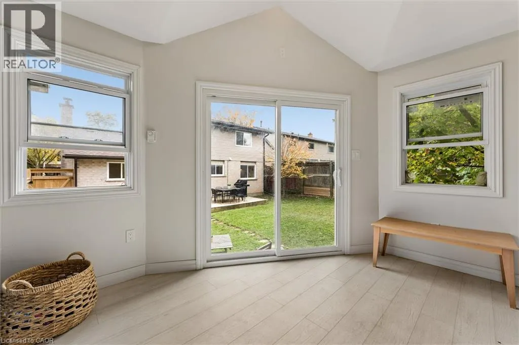 128 SUNPOINT Crescent