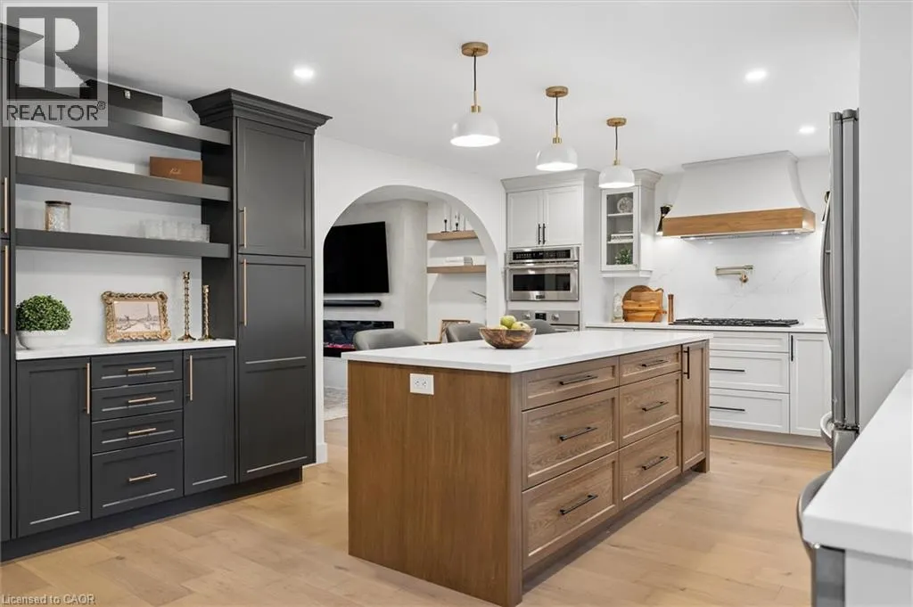 128 SUNPOINT Crescent