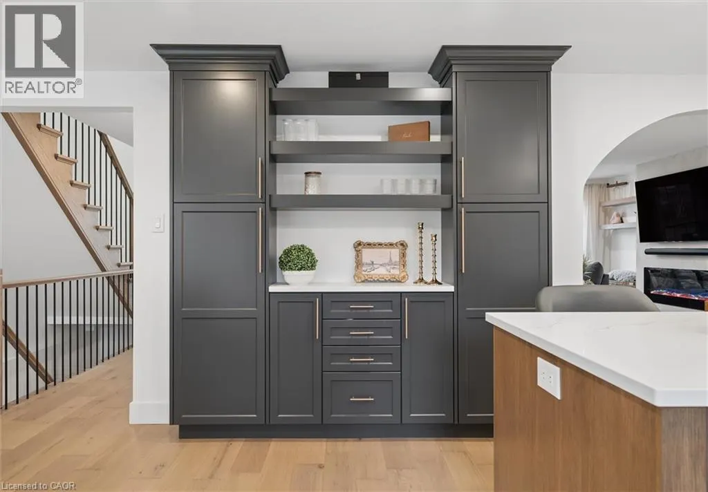 128 SUNPOINT Crescent