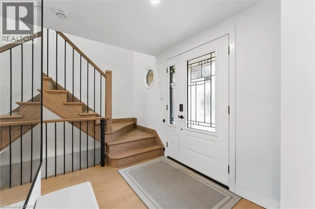 128 SUNPOINT Crescent