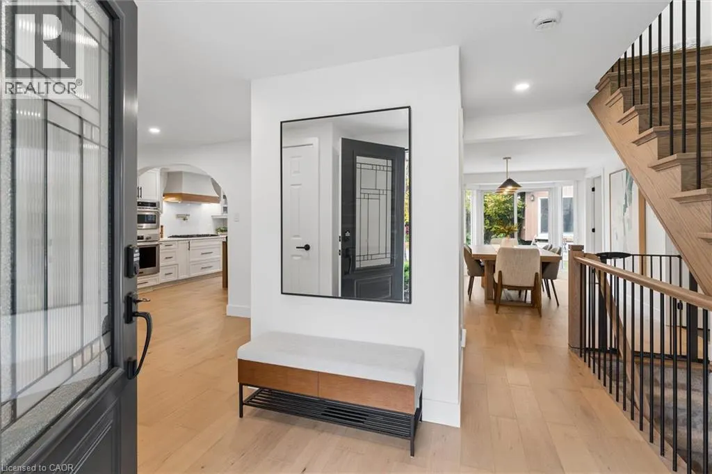 128 SUNPOINT Crescent