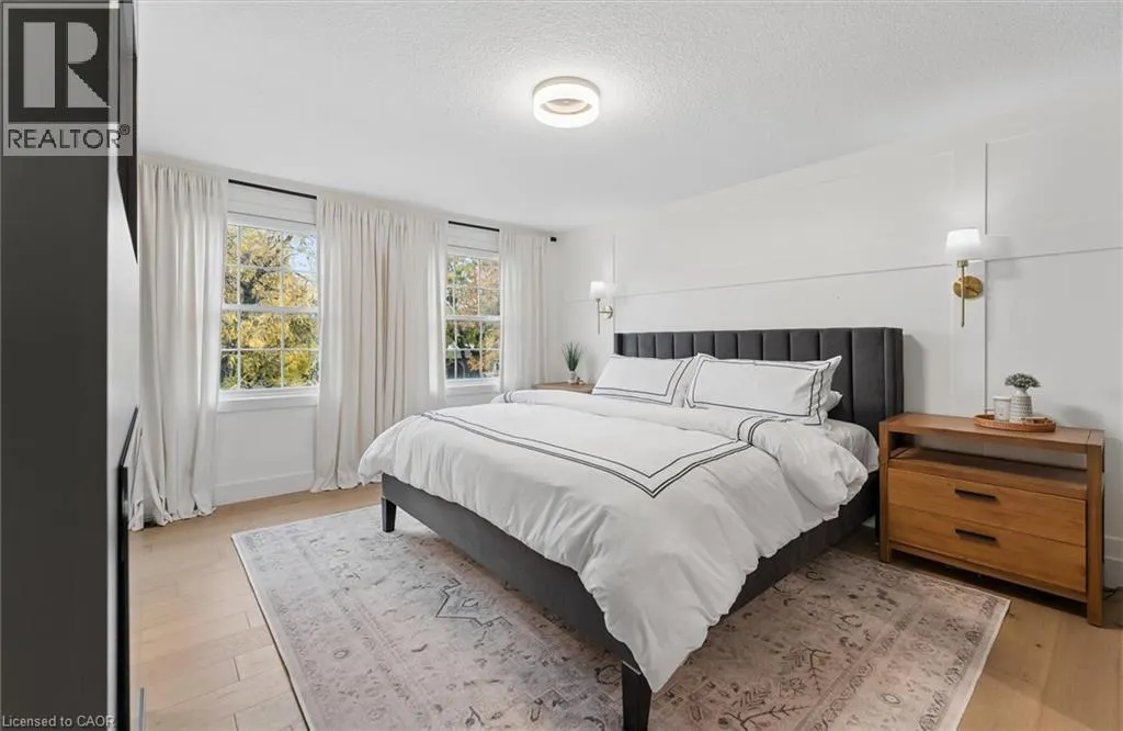 128 SUNPOINT Crescent