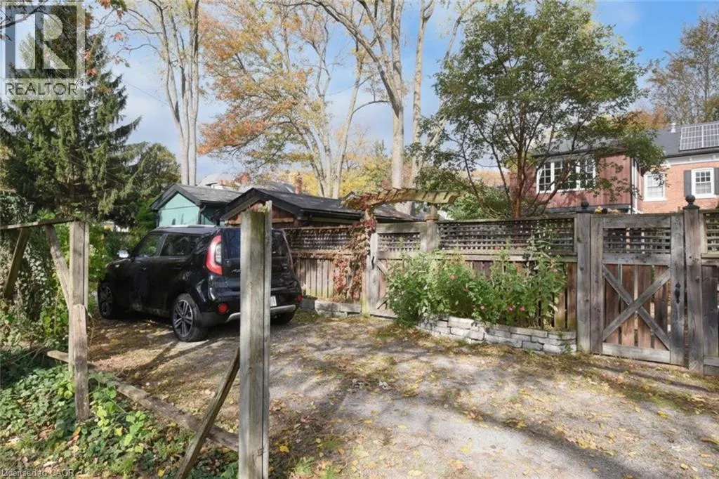 114 MELVILLE Street