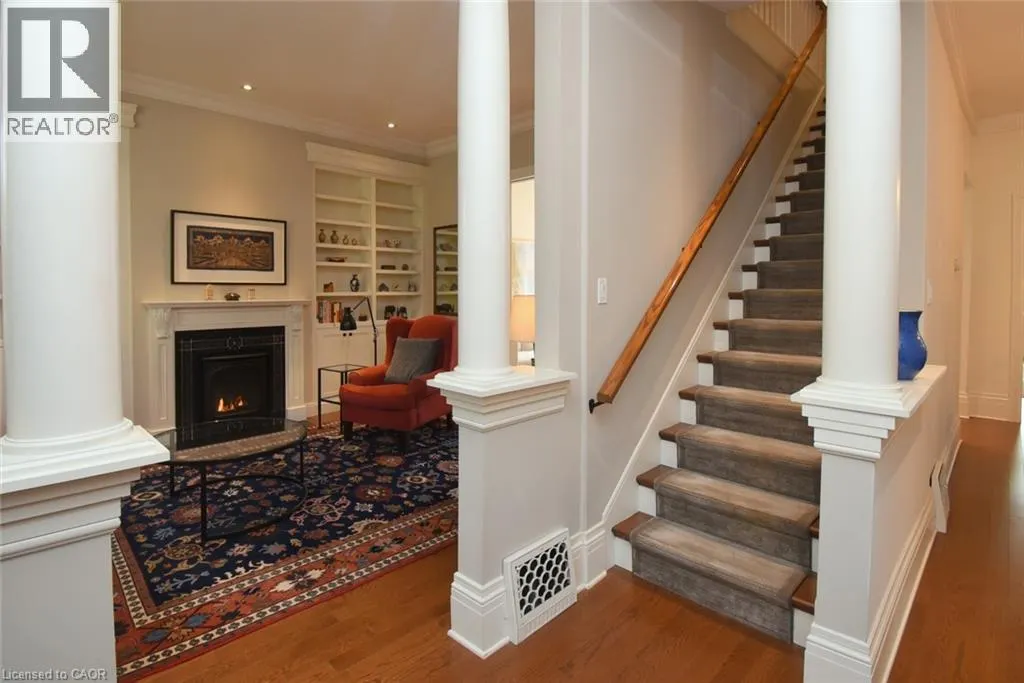 114 MELVILLE Street