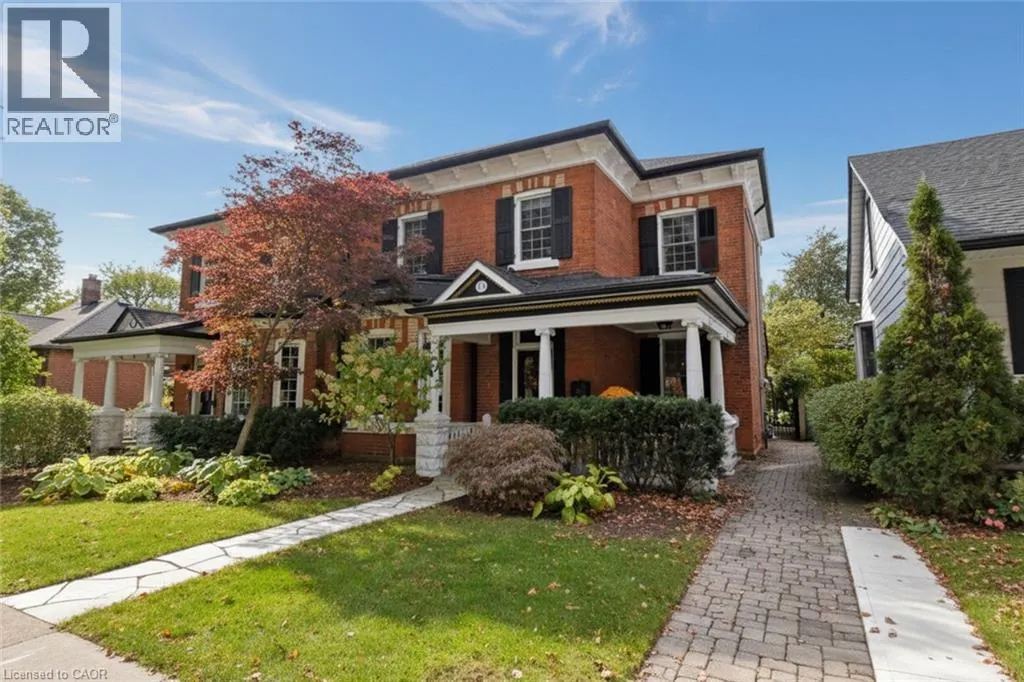 114 MELVILLE Street