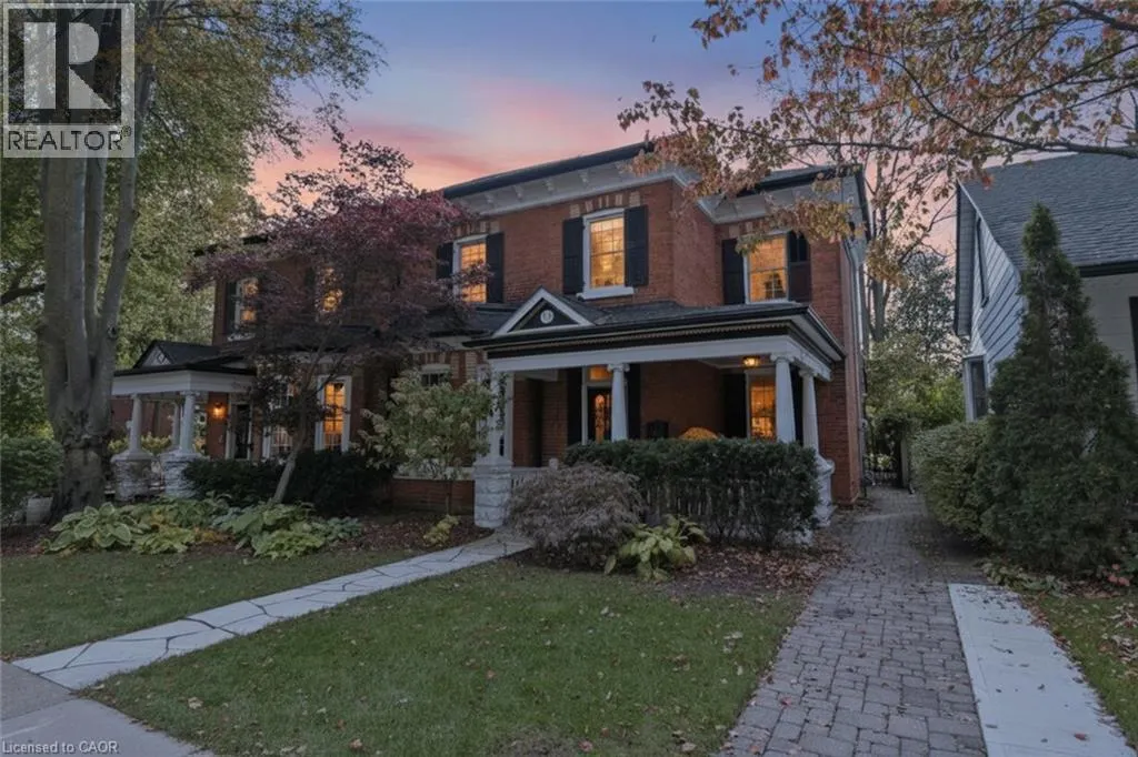 114 MELVILLE Street