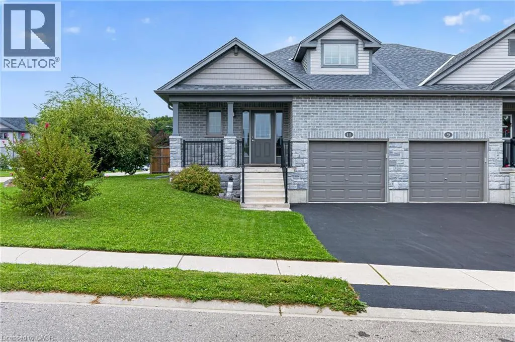 11 HACKBERRY Lane