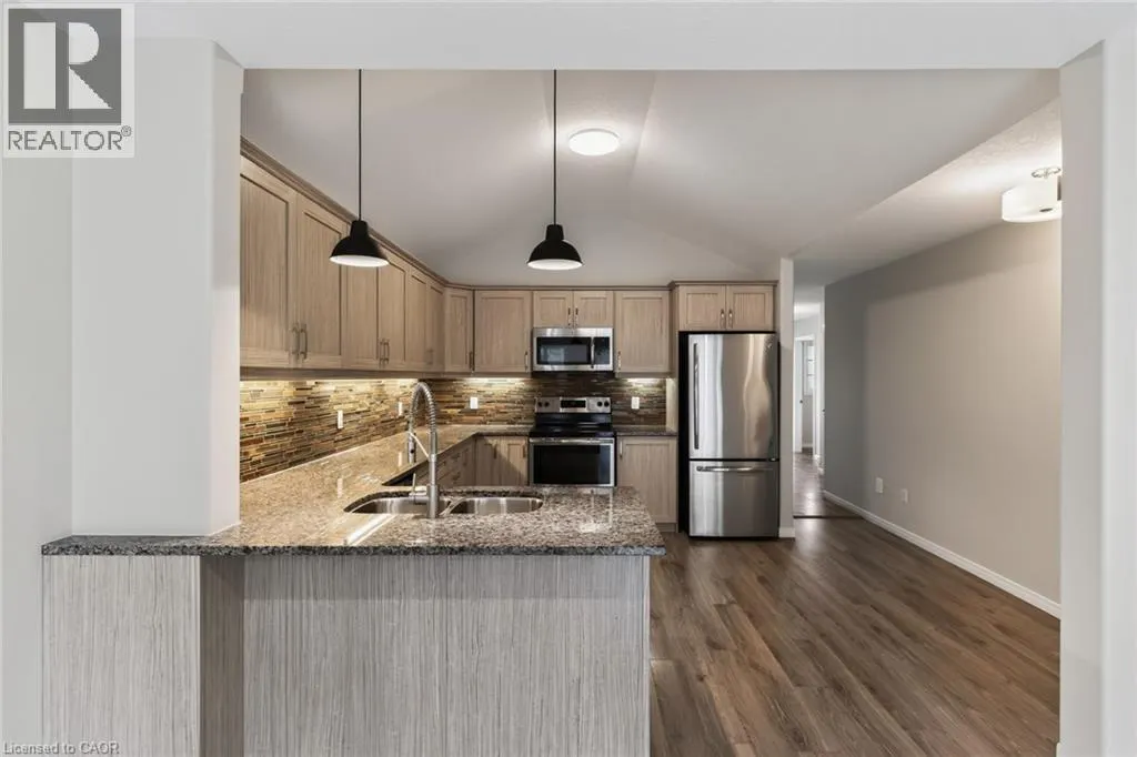 11 HACKBERRY Lane