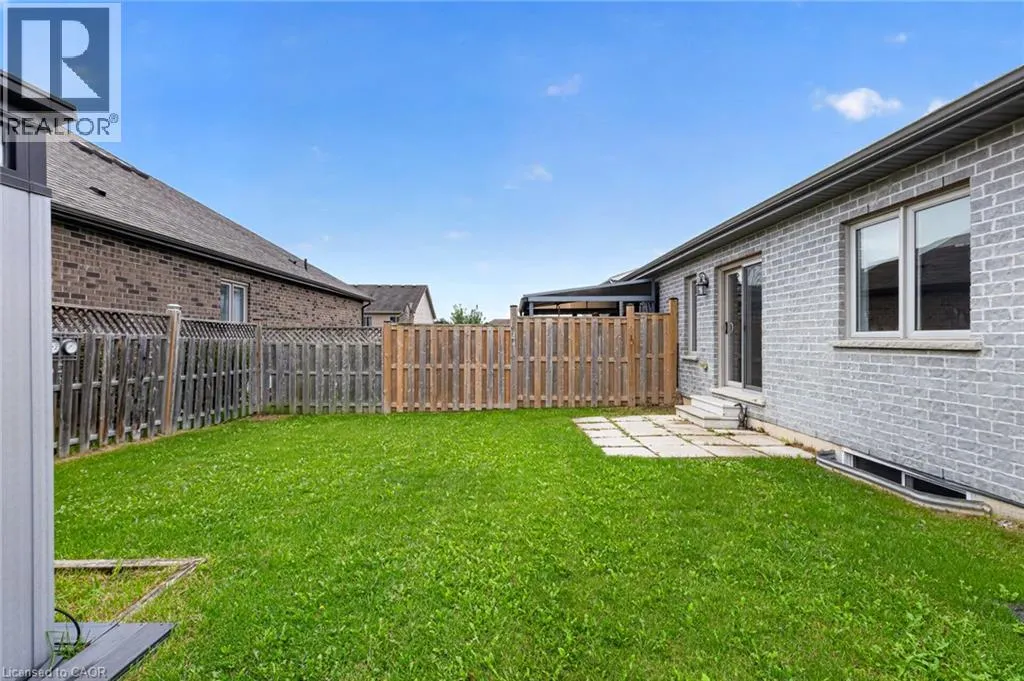 11 HACKBERRY Lane