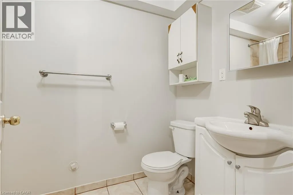 346 UNIVERSITY DOWNS Crescent