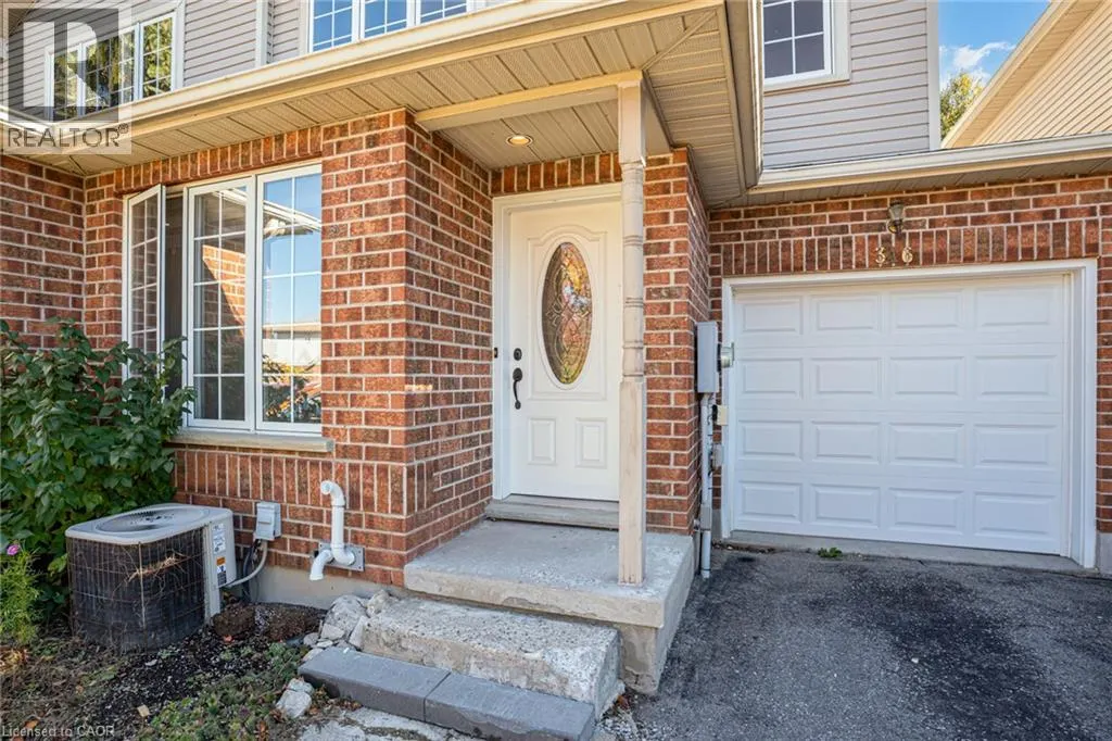 346 UNIVERSITY DOWNS Crescent