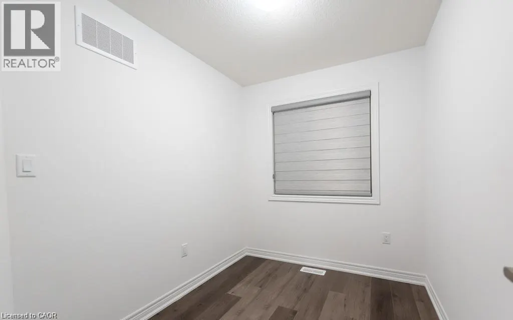 120 COURT Drive Unit# 22 #22