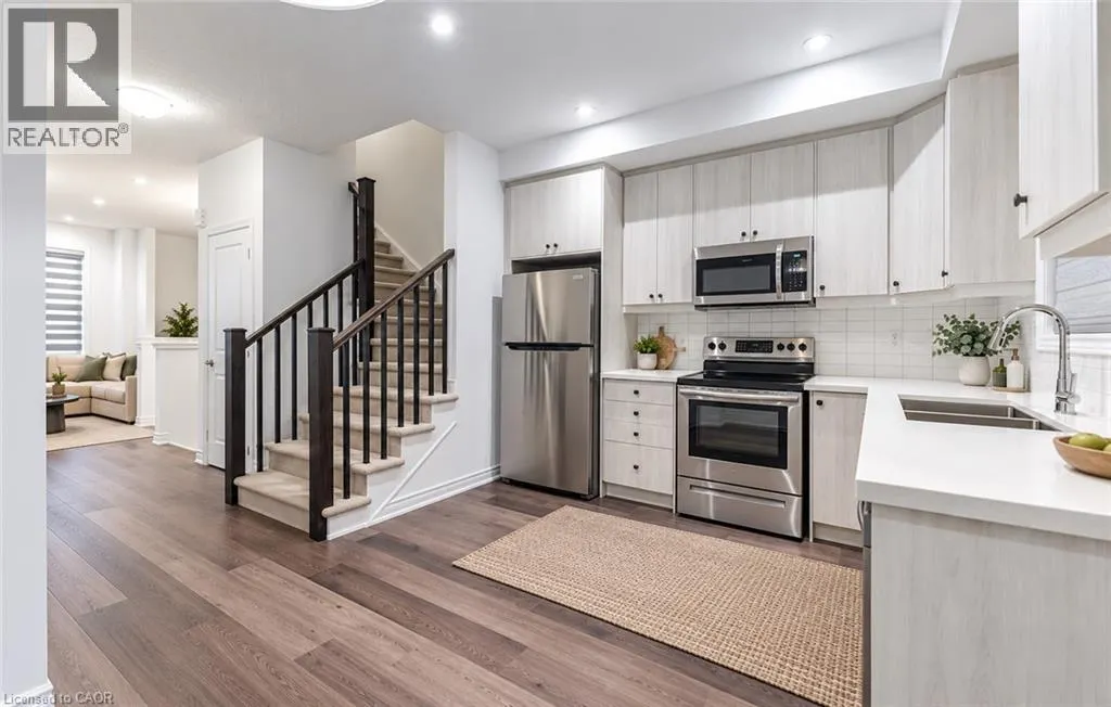 120 COURT Drive Unit# 22 #22