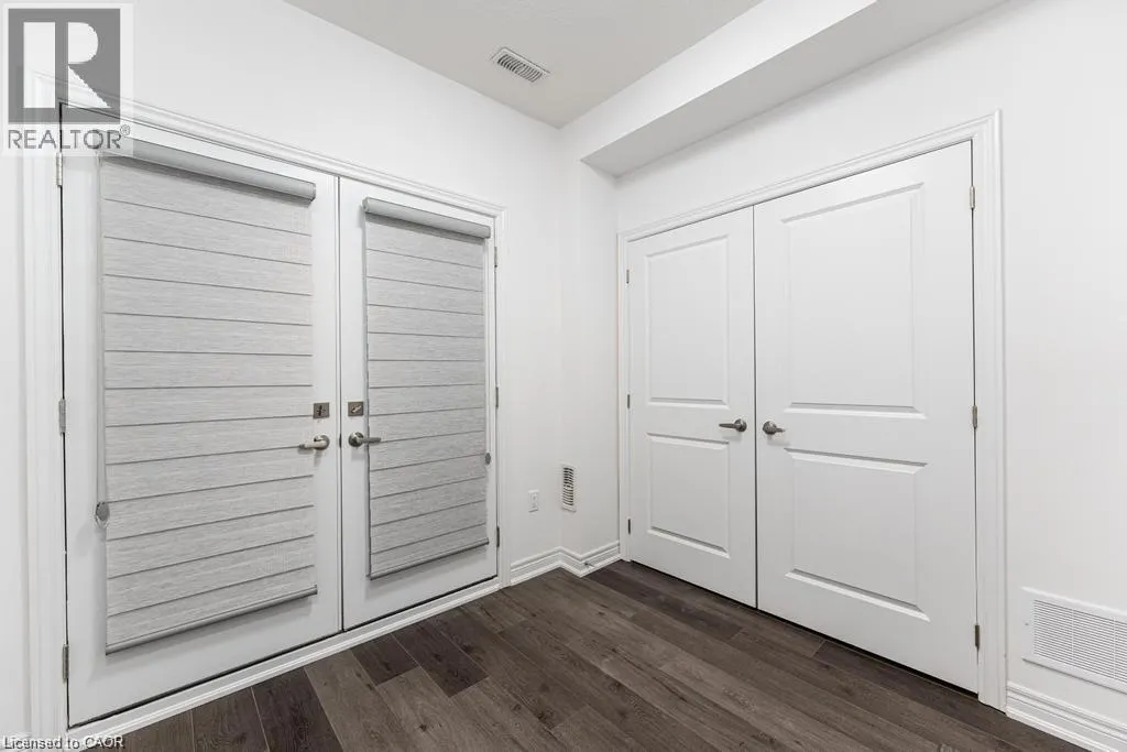 120 COURT Drive Unit# 22 #22