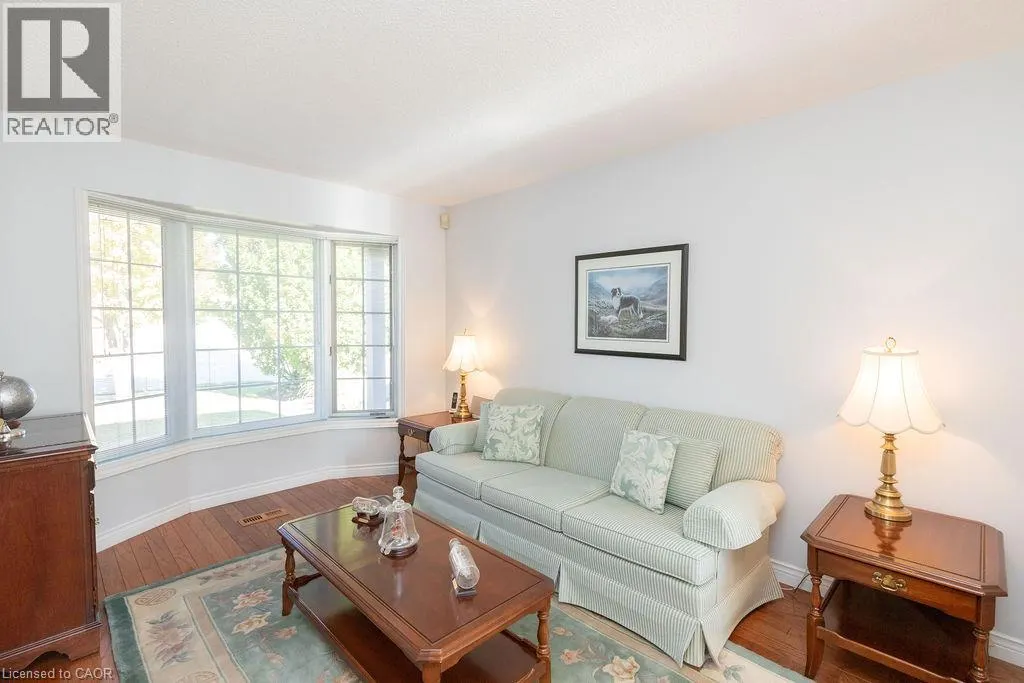 7 FALCONRIDGE Drive