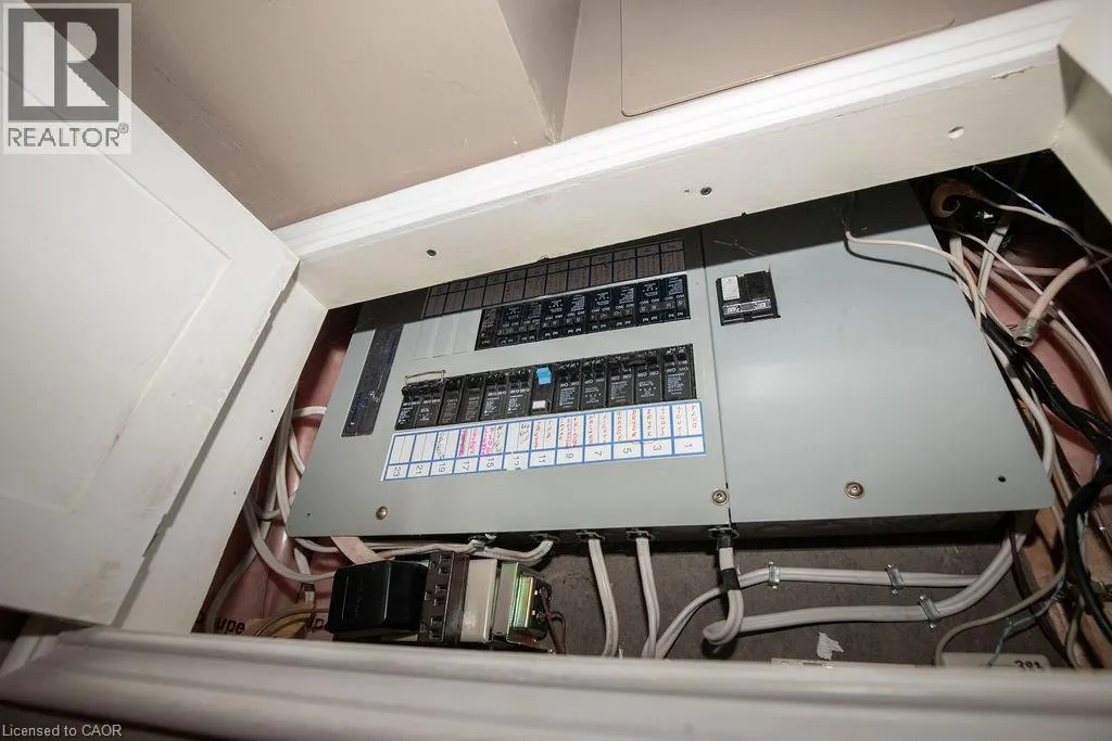7 FALCONRIDGE Drive